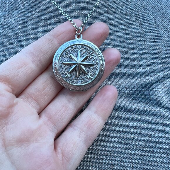 Starburst Stainless Steel Photo Locket Retro 50s Pinup Star - Picture 3 of 8